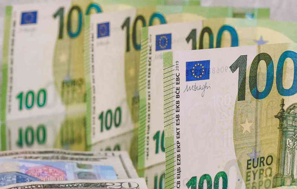 UHAPŠENA  BANKARKA: Kako je sa računa klijenata na svoj prebacila 20.000 evra
