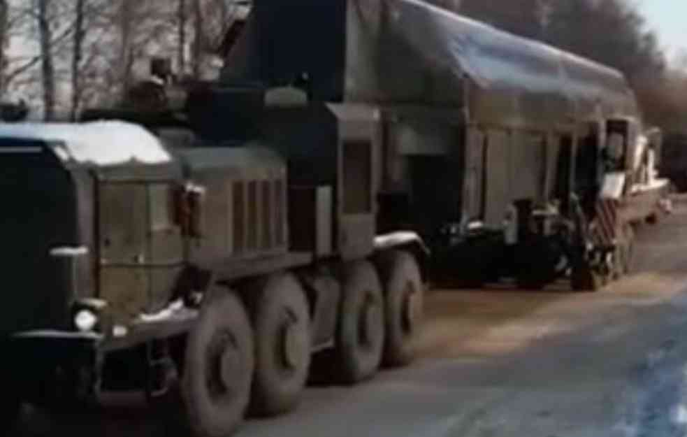 NOVA PUTINOVA PRETNJA ZAPADU: Interkontinetalna balistička raketa JARS postavljena na borbeno vozilol! (VIDEO)