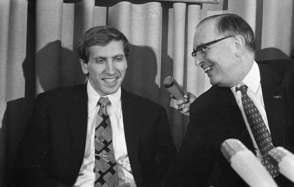 DRAGAN BISENIĆ: Sukob svetova na šahovskoj tabli (2)