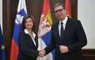 VUČIĆ SA TANNJOM FAJON: Obavestio sam je o situaciji na KiM i zahvalio na podršci <span style='color:red;'><b>Sloveni</b></span>je evropskom putu Srbije