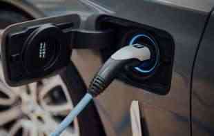 OVO JE SAMOUBISTVO: Kontroverzni EU zakon ukida vozila na benzin i dizel