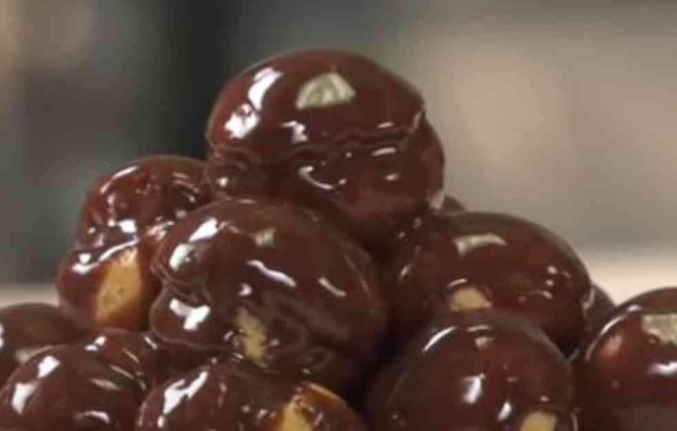 RECEPT ZA PROFITEROLE KOJI ĆE VAS ODUŠEVITI : Hrskave profiterole punjene kremom