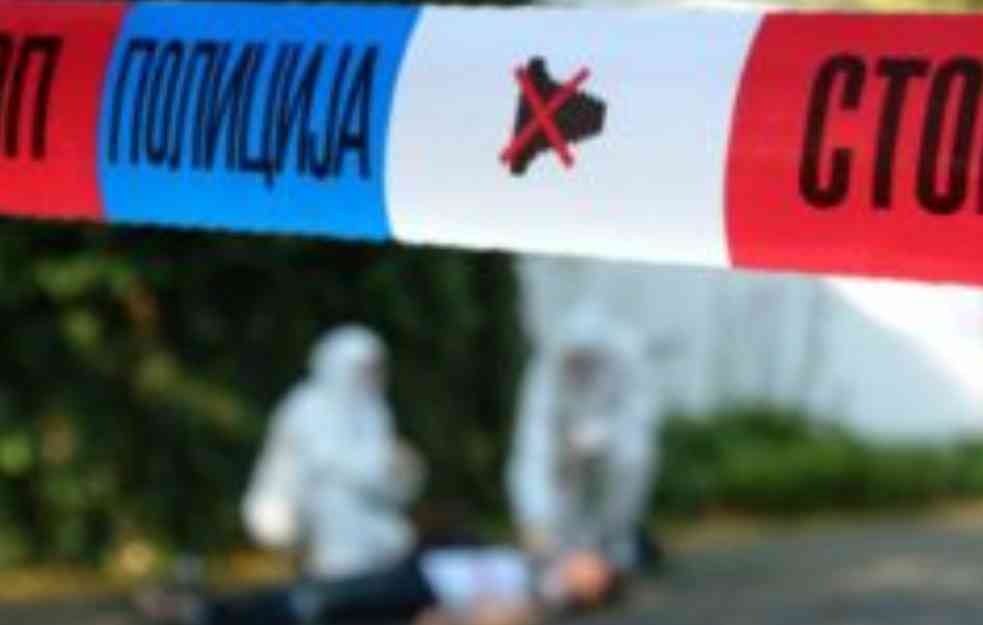 UŽASNA TRAGEDIJA KOD PARAĆINA: Otac nožem ISKASAPIO SINA u dvorištu kuće!