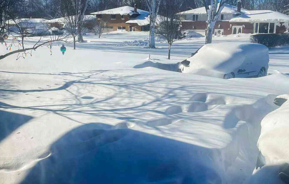 AMERIKA OKOVANA SNEGOM: Najmanje 28 osoba izgubilo život u snežnoj mećavi, a to je tek početak