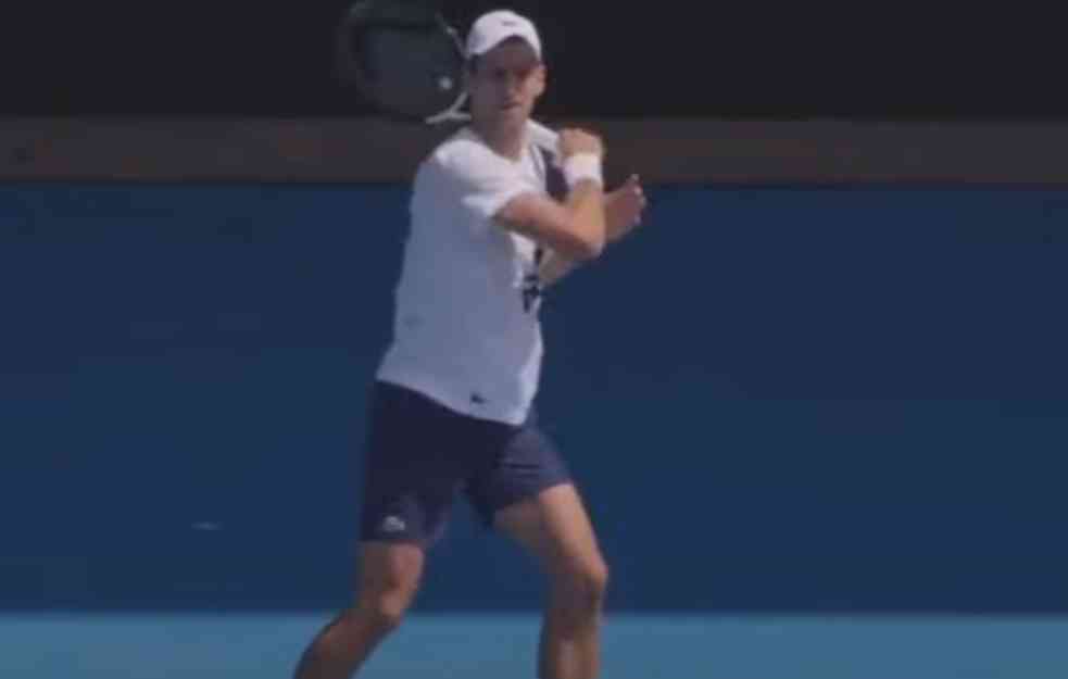 KRALJ JE STIGAO: Novak odradio prvi trening u Australiji! Srbin ne skida osmeh s lica! (FOTO)