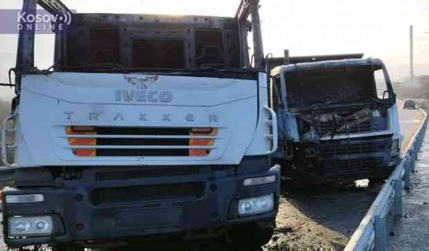 SVE BARIKADE NA SEVERU KOSOVA I METOHIJE UKLONJENE: Ostala dva zapaljena kamiona kod Dudinog krša