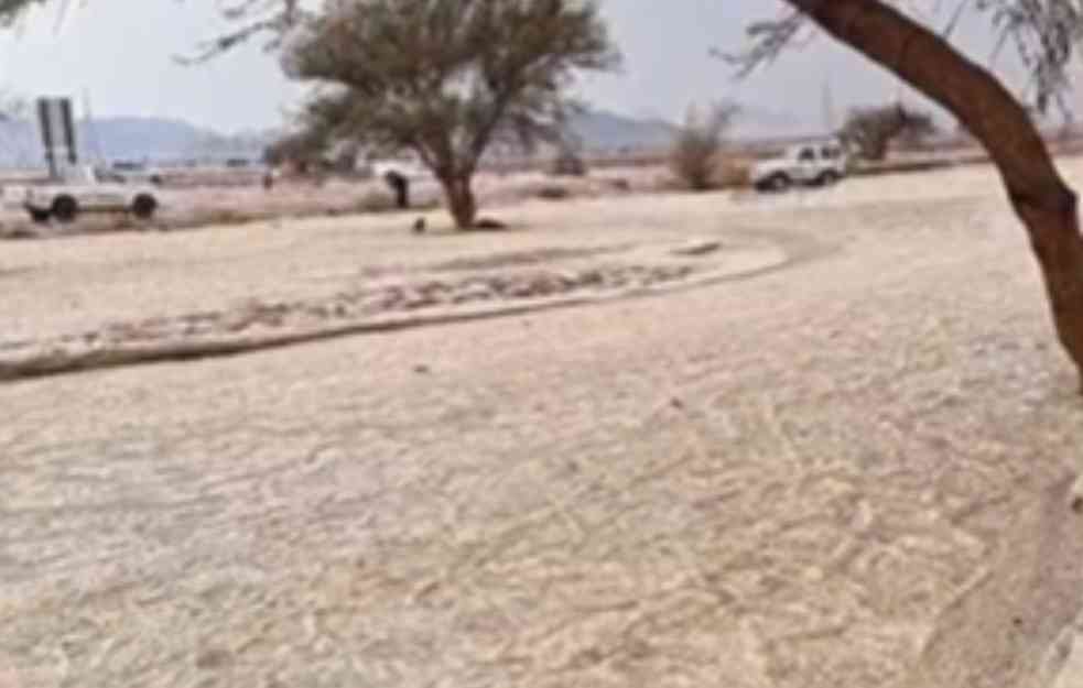 Snimak prirodne reke usred pustinje kruži mrežama: Izgleda kao da nema ni kap vode