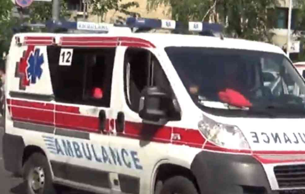 Na Zrenjaninskom putu prevrnuo se autobus, lakše povređena jedna osoba