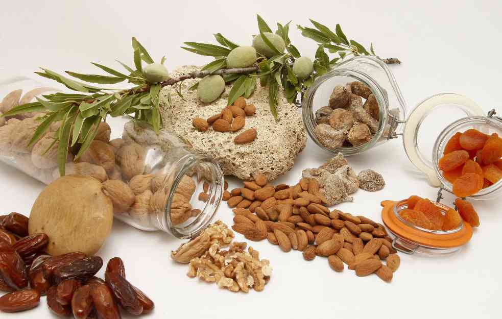 Svakodnevno grickanje određenih orašastih plodova smanjuje apetit i pomaže vam da smršavite