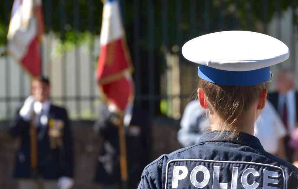 Zbog narkomanije đaci u Parizu pod pratnjom policije