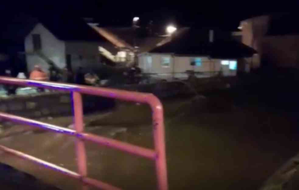  TEŠKA NOĆ U SJENICI. Poplavljeno 40 kuća