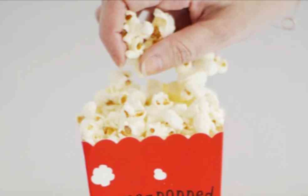 Zašto u bioskopu jedemo kokice?