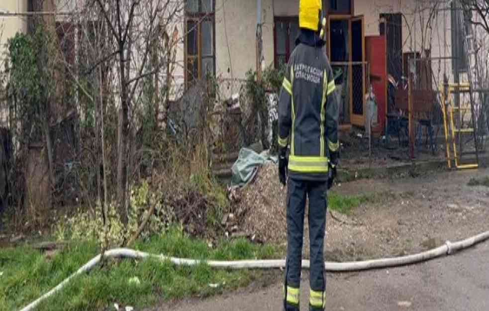 POŽAR U BEOČINU Velika borba sa vatrenom stihijom u stambenoj zgradi (VIDEO)