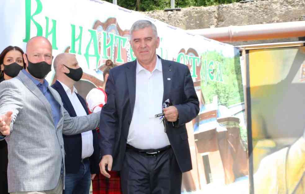 Beriša: Albanci su bili glasačka mašina Đukanovića