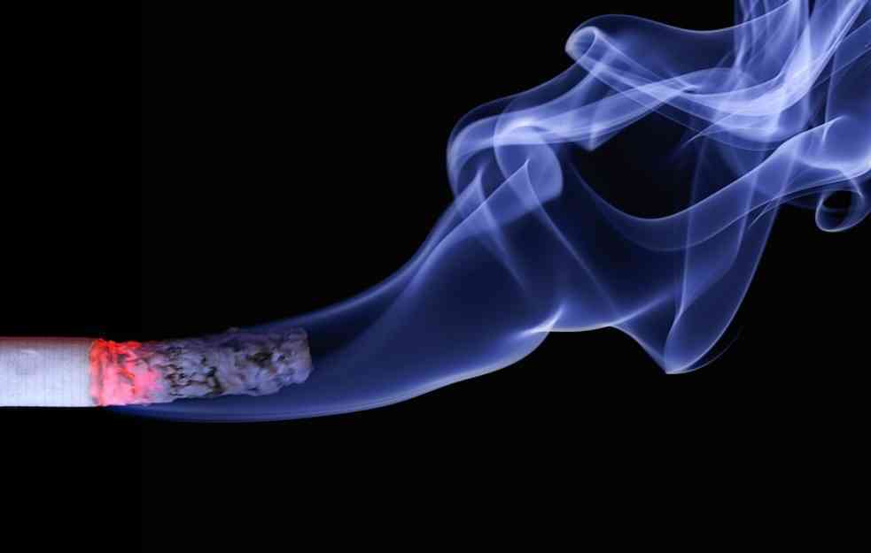 VELIKA BRITANIJA SE OBRAČUNAVA SA PUŠAČIMA: Uskoro poruke protiv pušenja i u kutijama cigareta