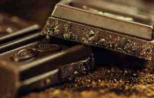 NAUČNICI KOJI SE BAVE HRANOM OTKRILI: Čokoladu svi jedu pogrešno