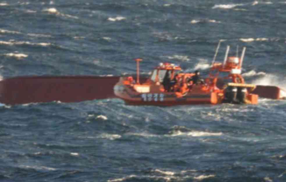 Potonuo teretni brod kod južnokorejskog ostrva Džedžu, 14 ljudi spaseno, za osam se traga
