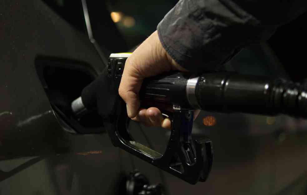 Blagi pad cene nafte nakon dvonedeljnog rasta