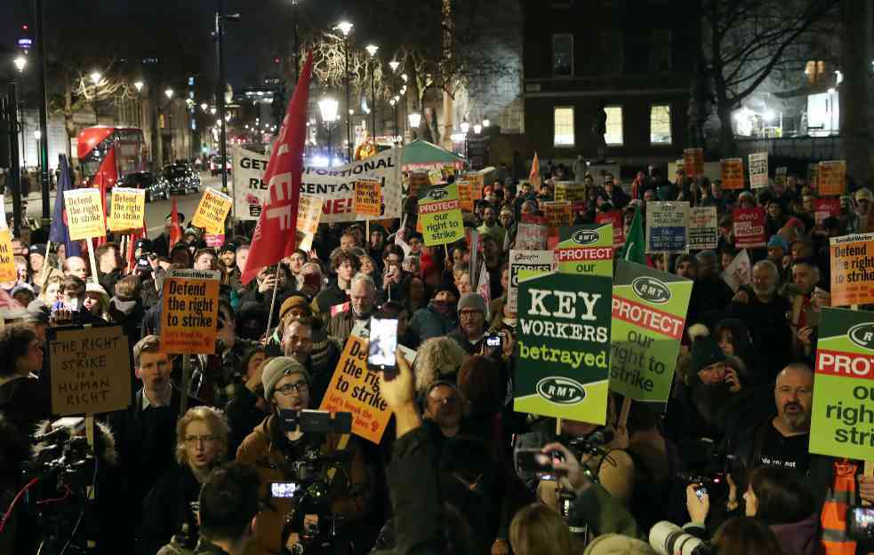 NIKAD VEĆI PROTEST U LONDONU: Na ulicama pola miliona nezadovoljnih 