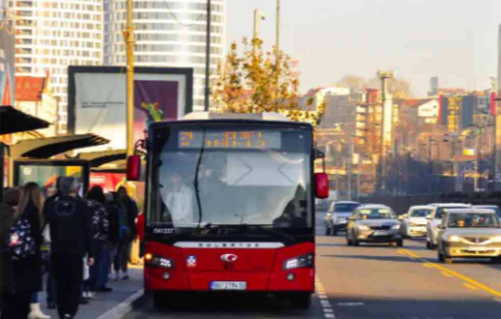 TRUDNICA POVREĐENA,  ISPALA IZ AUTOBUSA U JAJINCIMA?