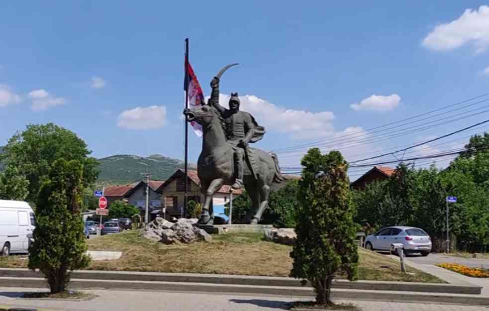 Pripadnici tzv. kosovske policije upali u zgradu opštine Gračanica