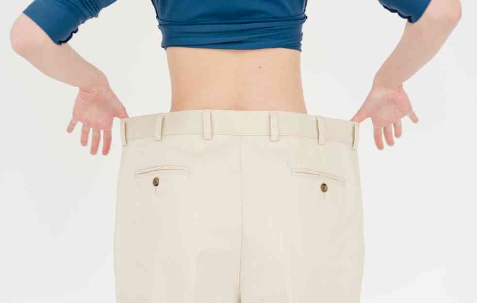 NAUKA IMA OBJAŠNJENJE:  Mlađi muškarci lakše gube kilograme, dok je kod žena obrnuto