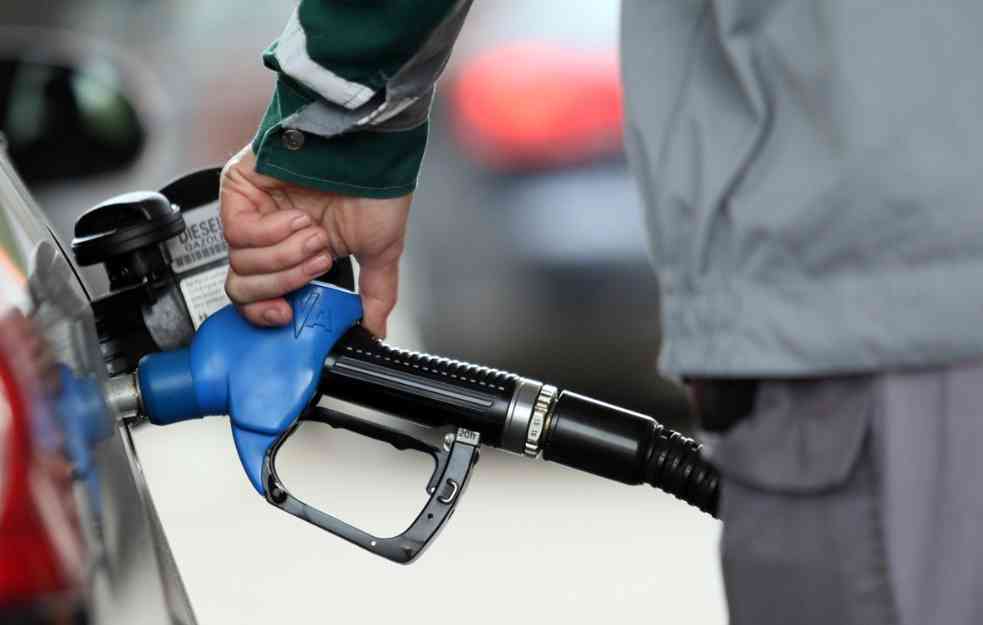 Pada cena nafte u svetu: Evo da li Srbija može da očekuje jetinije gorivo