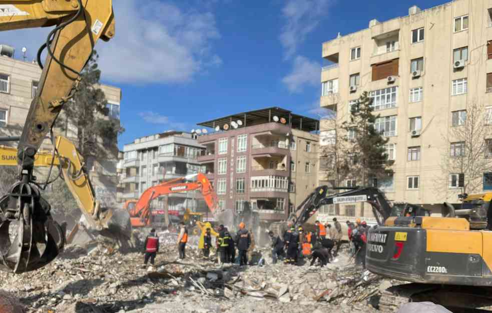 Turska najavila kontejnerske gradove, u zemljotresima stradalo preko 48.000 ljudi