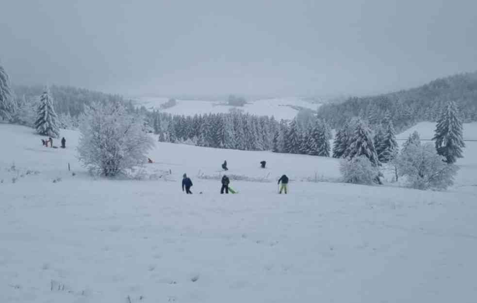 SVI JURE NA KOPAONIK I ZLATIBOR, A OVDE SU ČAJ I KAFA 100 DINARA, RUČAK 1.000: Biser Jugoslavije zjapi PRAZAN! FOTO