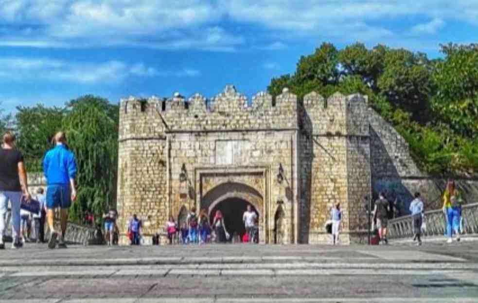 POSLE TRI GODINE turistička agencija počela da VRAĆA NOVAC OD NEREALIZOVANOG PUTOVANJA UČENIKA 