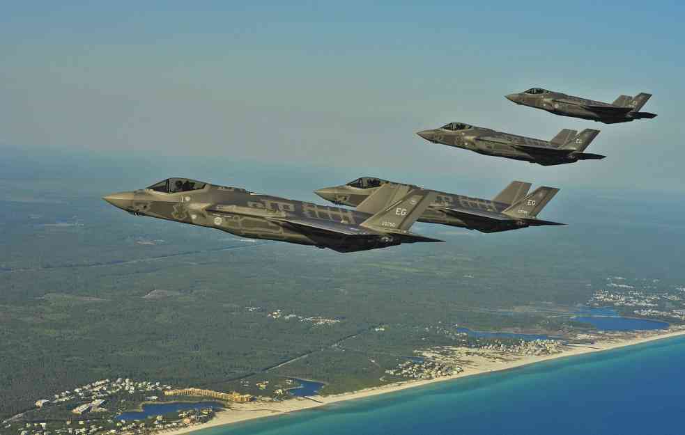 Dva holandska lovca  F-35 presrela ruske avione kod Poljske