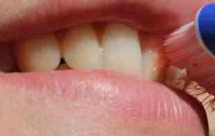 JEDNOSTAVAN TRIK ZA ZAHVALNE ZUBE: <span style='color:red;'><b>Stomatolog</b></span> otkrio šta nikada ne bi trebalo raditi tokom pranja zuba