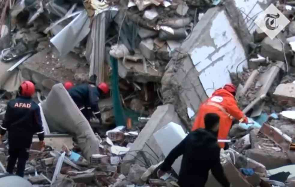 Dokaz da se ČUDA dešavaju: Dečak izvučen ŽIV iz ruševina posle 260 sati od zemljotresa u Turskoj