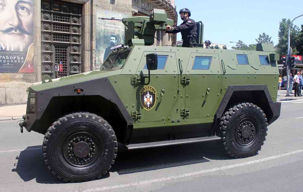 Srbija predstavila nova borbena vozila u Abu Dabiju