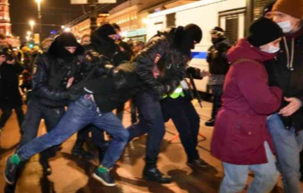 ​Policija širom Rusije hapsi demonstrante