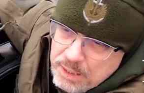 IZVINITE, GDE JE PUT ZA MOSKVU? Ukrajinski ministar odbrane Reznikov seo u donirani tenk (VIDEO)