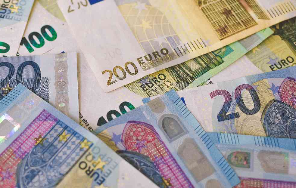 NBS JE OBJAVILA : Današnji kurs dinara prema evru