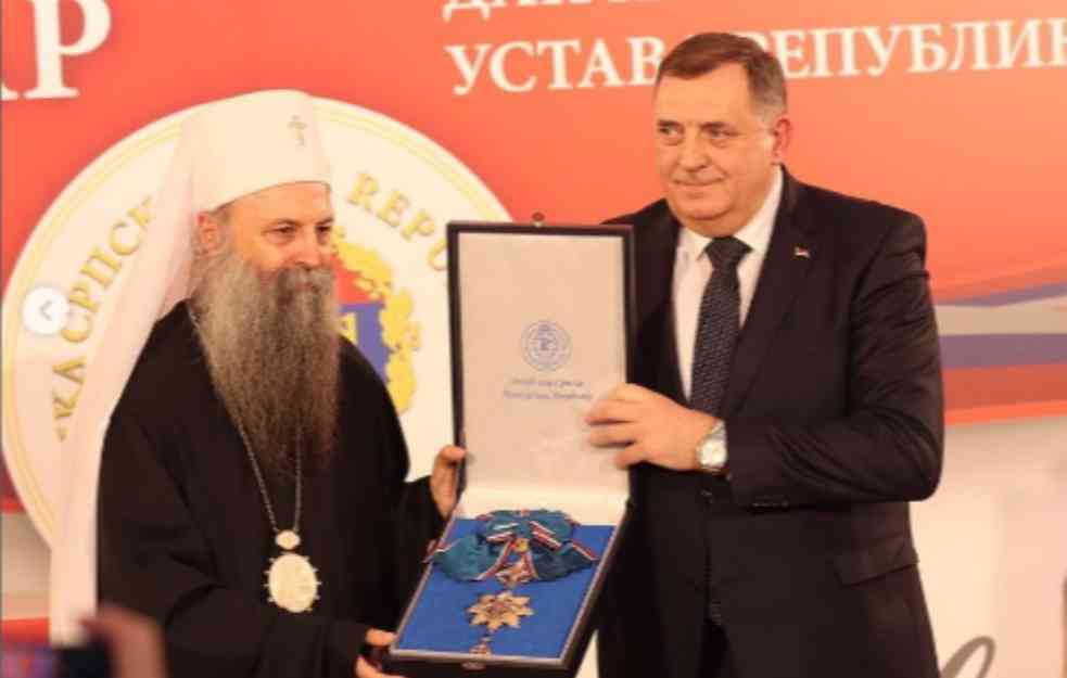 Dodik uručio patrijarhu Porfiriju Orden Republike Srpske na lenti (FOTO)