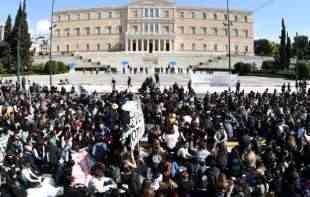 Studenti u Atini održavaju veliki protest zbog železničke nesreće (VIDEO)