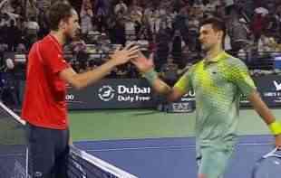 NOLE ZAUSTAVLJEN U POLUFINALU DUBAIJA: Presudio pad u prvom setu, Medvedev odigrao odličan meč 