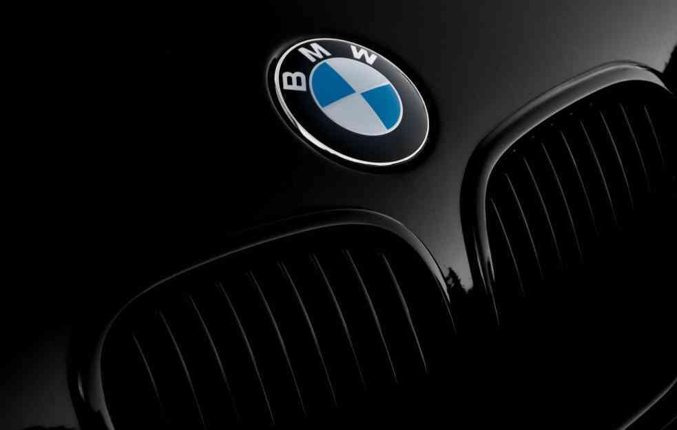 MENJA BOJU KAROSERIJE: BMW-ov koncept automobil i Vision Dee menja boje u sekundi