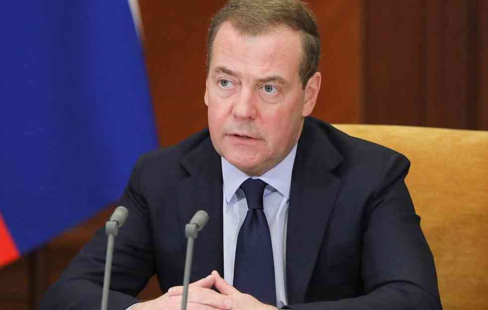 Medvedev: Rusija da bira „nestandardne mete” za svoje napade