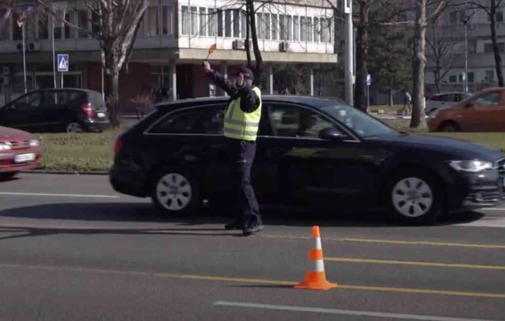 Oglasila se saobraćajna policija o prekrivanju tablica: Kažnjavanje za ovakvo ponašanje je komplikovano