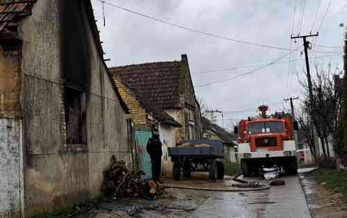 DVA DETETA NAĐENA MRTVA, SPASILO SE ŠESTORO MALIŠANA: Otkriven uzrok požara u kući kod Bačke Topole