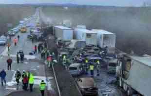 STRAVIČNA TRAGEDIJA U TURSKOJ: U lančanom sudaru POGINULO 12, a 31 povređen! Od siline udara vozila se ZAPALILA
