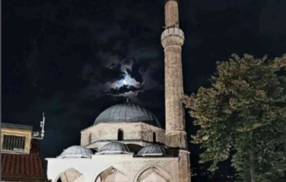 SKANDAL: U Turskoj sa minareta umesto poziva na molitvu orila se italijanska pesma (VIDEO)