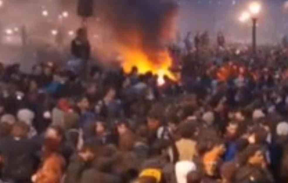HAOS U FRANCUSKOJ ZBOG USVAJANJA PENZIONE REFORME: Privedeno više od 200 demonstranata, policija ispaljivala suzavac (VIDEO)