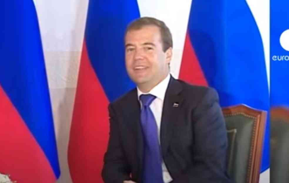 NATOVCI SU DRSKE NIŠTARIJE, SVE SMATRAJU ZA TOTALNE BUDALE! Medvedev upozorava EU: Vaši 