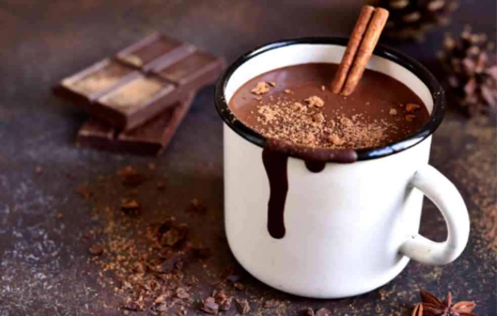 REGULIŠE HOLESTEROL I POBOLJŠAVA PAMĆENJE: Topla čokolada je eliksir zdravlja, ali pod jednim uslovom