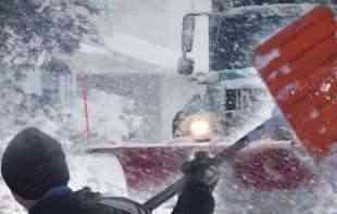 Palo oko 10 centimetara snega u Zapadnoj Srbiji: Apel za vozače
